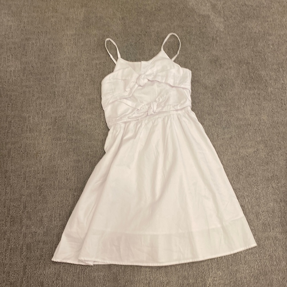 Habitual white dress